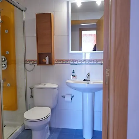 Family With Parking And Pool Apartment *